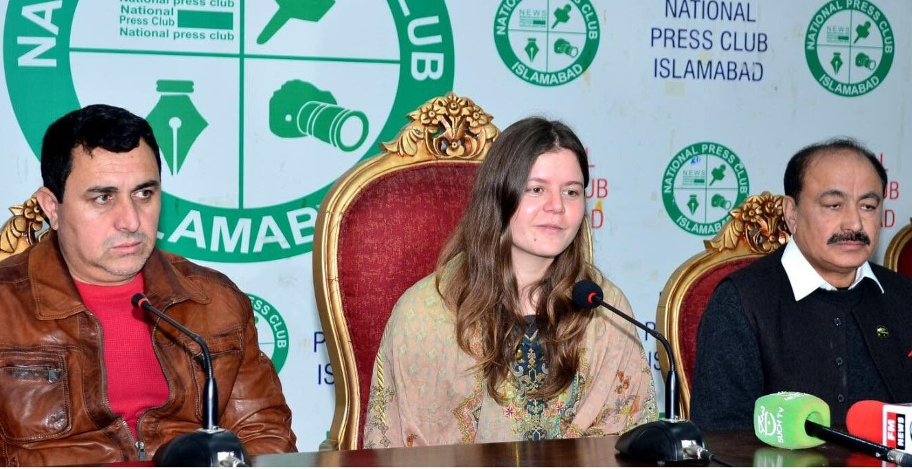 ڈنمارک کی فوٹو جرنلسٹ لورا چیپورن کی گلگت بلتستان میں زلزلے اور وبا سے ہونے والے نقصانات پر نیشنل پریس کلب میں پریس کانفرنس