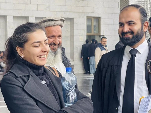 متنازع ٹوئٹ کیس؛ ایمان مزاری اور انکے شوہر کو ویڈیو لنک پر پیش کرنے کی اجازت