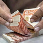 ’عمران خان کے وکیل اپنے ہی خلاف عدالتی فیصلہ لیکر آگئے‘،سپریم کورٹ میں بانی پی ٹی آئی کےمقدمات کی سماعت