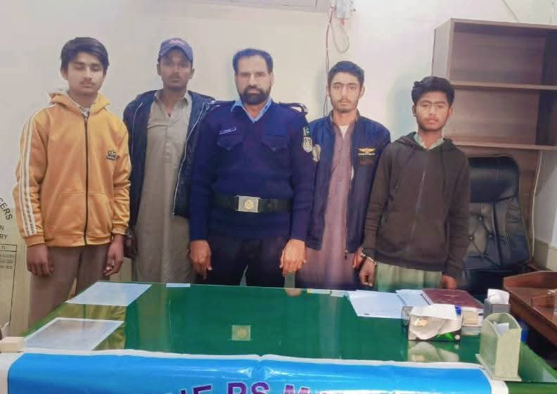 تھانہ مارگلہ پولیس کی مؤثر کارروائی، موٹر سائیکل چوری میں ملوث دو گینگز کے 4 ملزمان گرفتار، 5 مسروقہ بائیکس اور اسلحہ برآمد