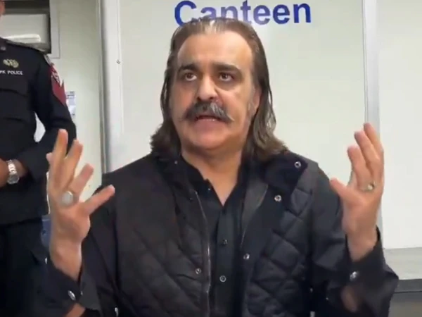 سیکیورٹی واپس لینے پر سابق وزیراعلیٰ گنڈاپور خیبرپختونخوا حکومت پر برہم