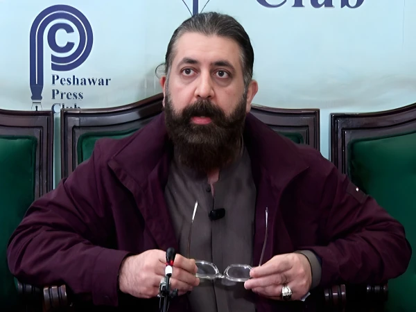 پی ٹی آئی قیادت کسی بھی وقت اسلام آباد کی جانب کال کا اعلان کر سکتی ہے، شیخ وقاص