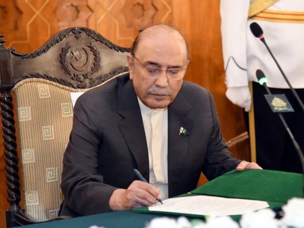 صدر مملکت نے پاکستان سٹیزن شپ سمیت اہم ترمیمی بلز کی منظوری دیدی