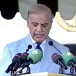 شاہ رخ خان کا خاتون مداح کے محبت کے اظہار پر دلچسپ ردعمل وائرل ہوگیا