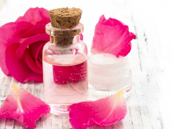 عرقِ گلاب کے حیرت انگیز فوائد، خوبصورتی سے صحت تک قدرتی نعمت